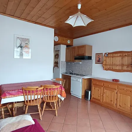 Apartment 6 Pers. A - Proche Pistes, Commerces, Parking Prive, Animaux Acceptes - Fr-1-445-58 Montgenevre